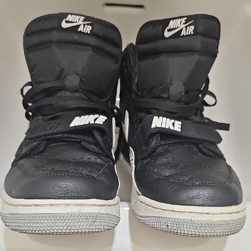 Nike Air Black Sneakers (Jordan ) like new